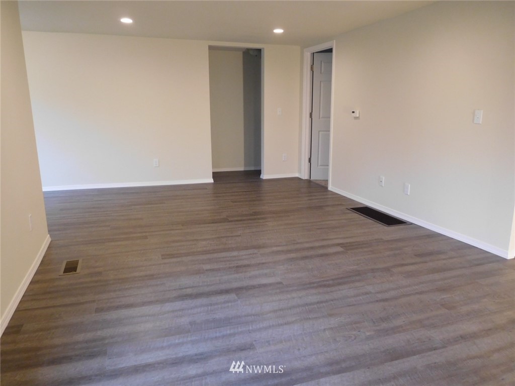 4618 Sunnyslope Road Southwest Port Orchard, WA 98367 - Photo 9 of 22 Gallery Image 9