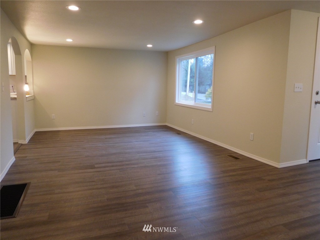 4618 Sunnyslope Road Southwest Port Orchard, WA 98367 - Photo 10 of 22 Gallery Image 10