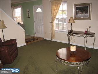 13053 Townsend Road, Unit J5 Philadelphia, PA 19154 - Photo 3 of 10 Living Room