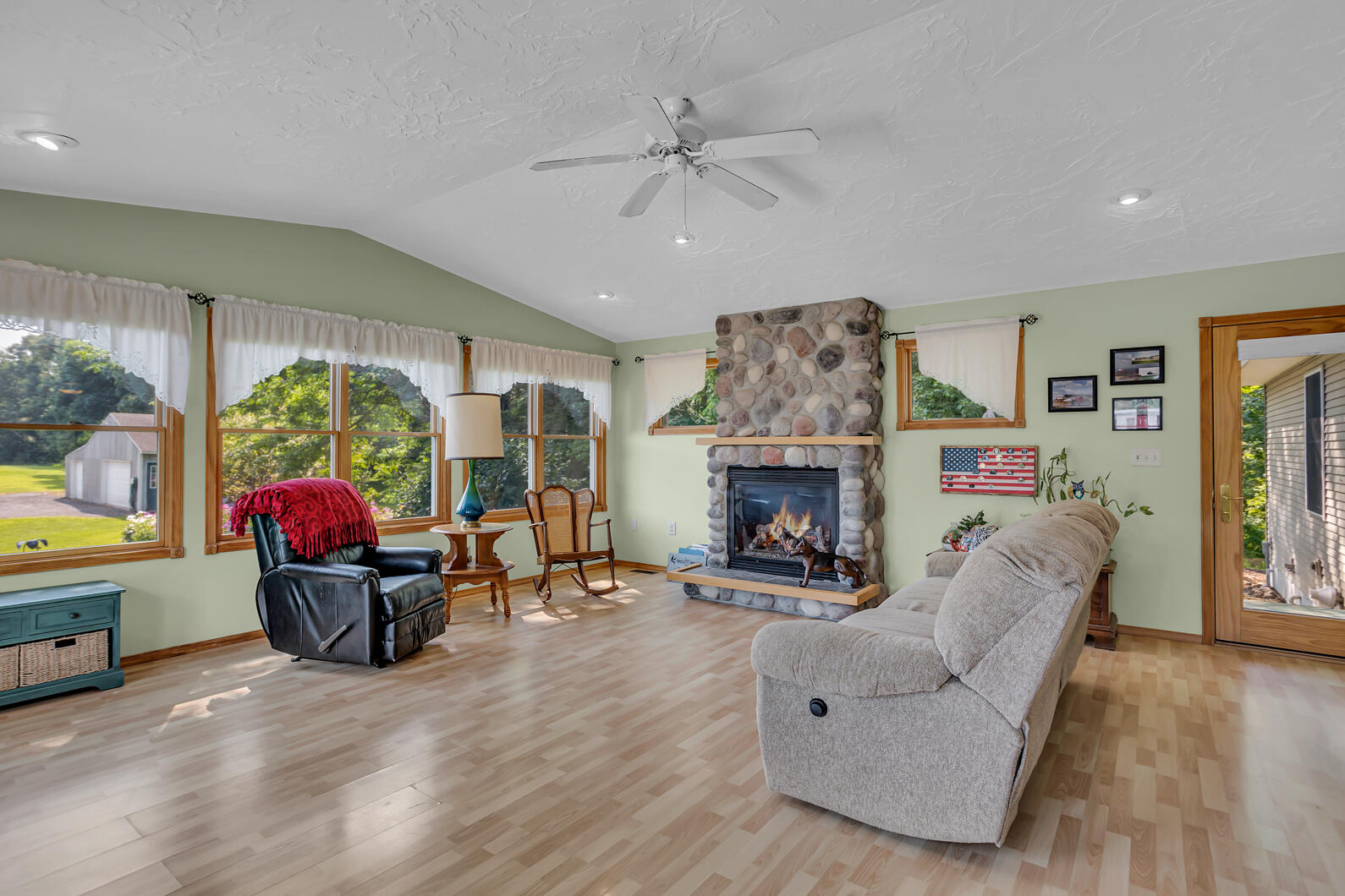 3119 Whipple Road Jackson, MI 49201 - Photo 2 of 55 0N0A2141