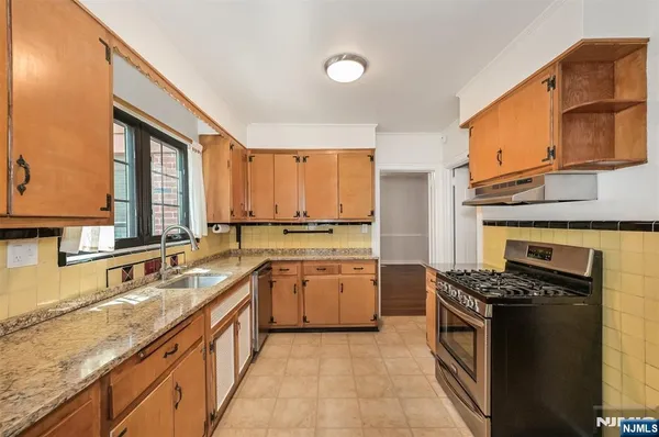 $779,000 | 246 Cambridge Avenue, Englewood, NJ 07631