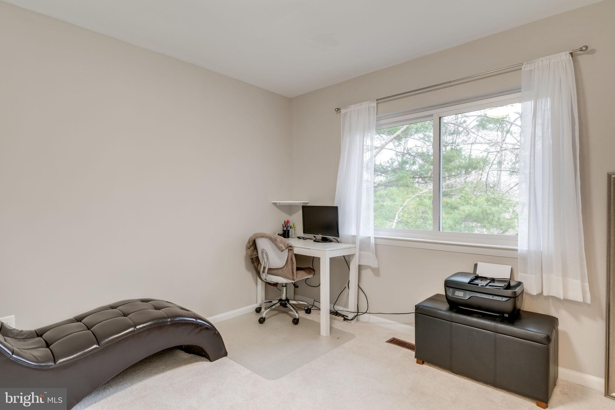 11815 Coopers Court Reston, VA 20191 - Photo 15 of 25 Second Upstairs Bedroom