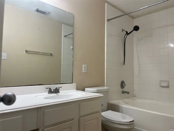 $1,900 | 3006 Founders Court, Missouri City, TX 77459