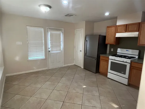 $1,900 | 3006 Founders Court, Missouri City, TX 77459