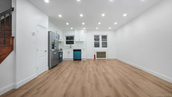 $699,000 | 3031 Edson Avenue | Baychester