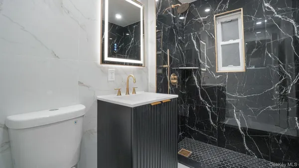 $699,000 | 3031 Edson Avenue | Baychester