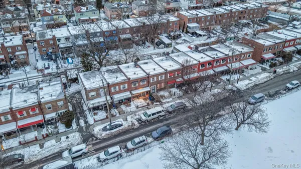 $699,000 | 3031 Edson Avenue | Baychester