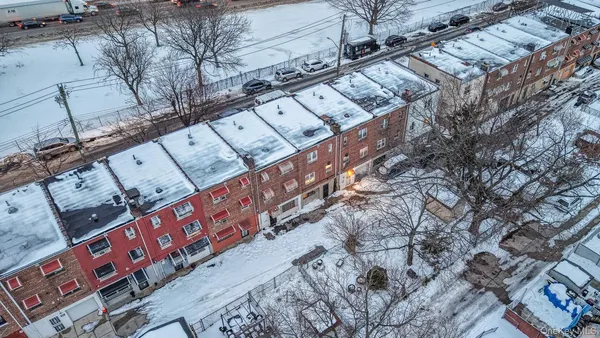 $699,000 | 3031 Edson Avenue | Baychester