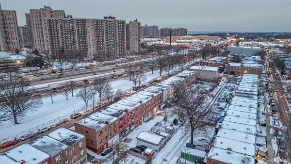 $699,000 | 3031 Edson Avenue | Baychester