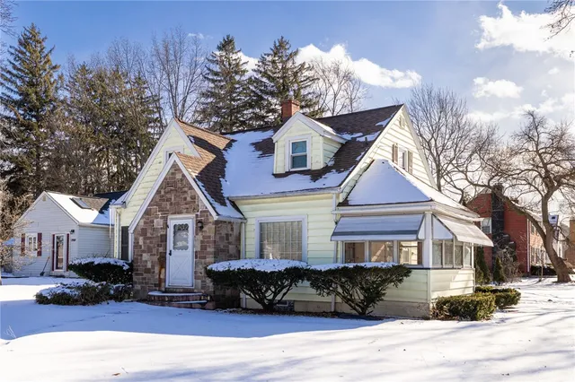 $199,900 | 1975 Titus Avenue, Irondequoit, NY 14622