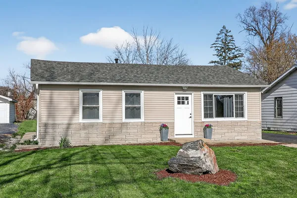 $300,000 | 204 Mound Street, Willow Springs, IL 60480