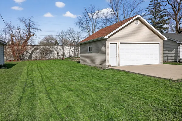 $300,000 | 204 Mound Street, Willow Springs, IL 60480