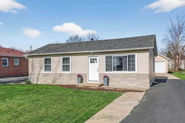 $300,000 | 204 Mound Street, Willow Springs, IL 60480
