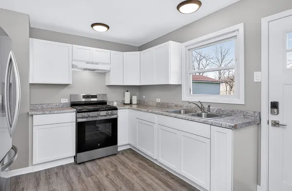 $300,000 | 204 Mound Street, Willow Springs, IL 60480