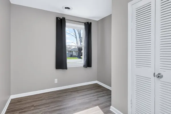 $300,000 | 204 Mound Street, Willow Springs, IL 60480