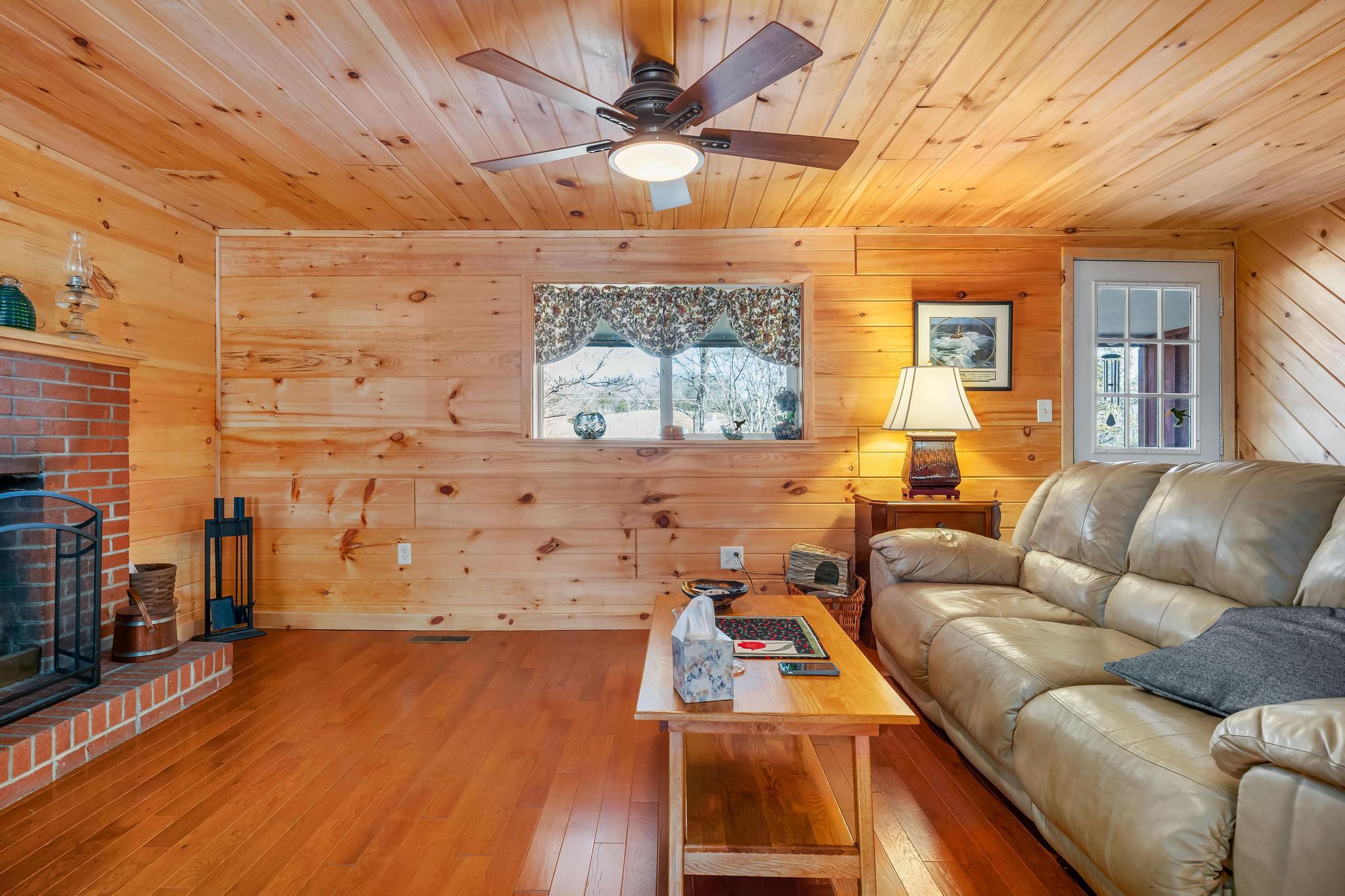 155 Tweed Springs Road Greeneville, TN 37743 - Photo 7 of 48 Living Area