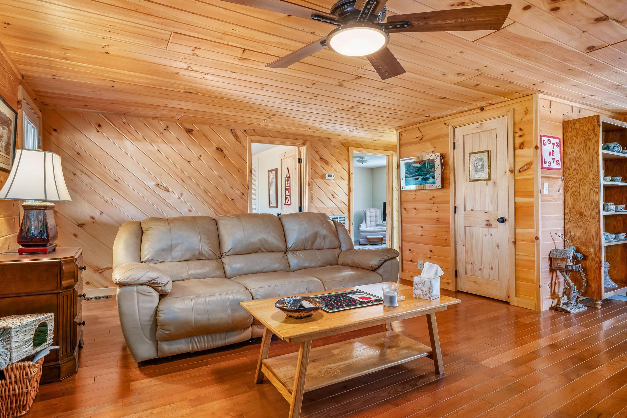 155 Tweed Springs Road Greeneville, TN 37743 - Photo 9 of 48 Living Area