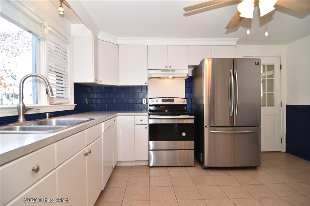 4 Ray Street Coventry, RI 02816 - Photo 2 of 30