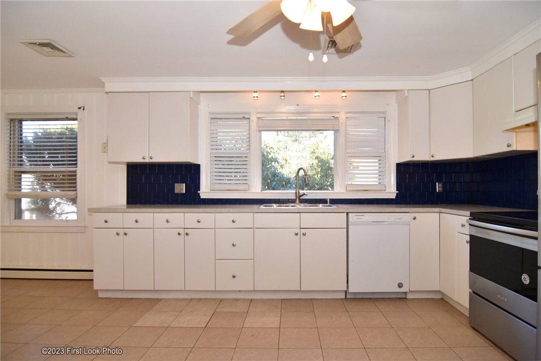 4 Ray Street Coventry, RI 02816 - Photo 4 of 30