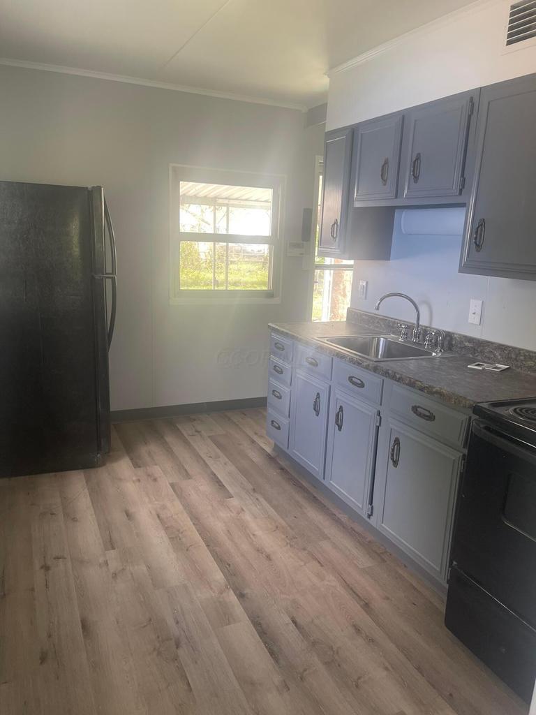484 South Hampton Road Columbus, OH 43213 - Photo 6 of 12 20220423194224738375000000-o