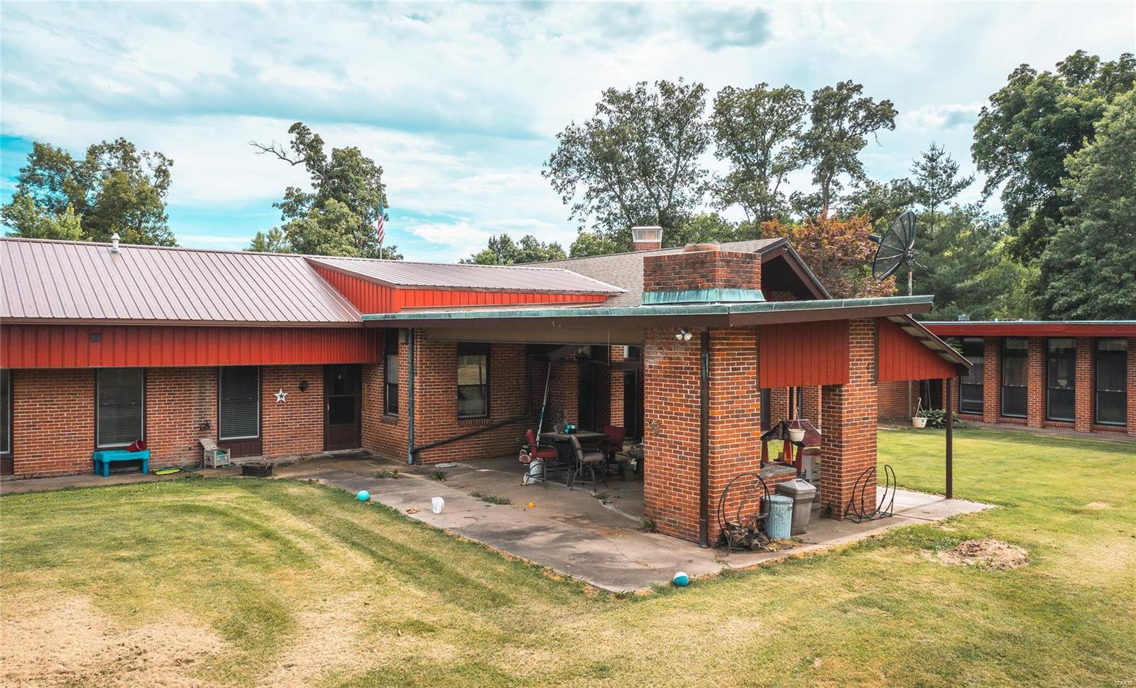 34622 Gun Club Road Brighton, IL 62012 - Photo 12 of 46