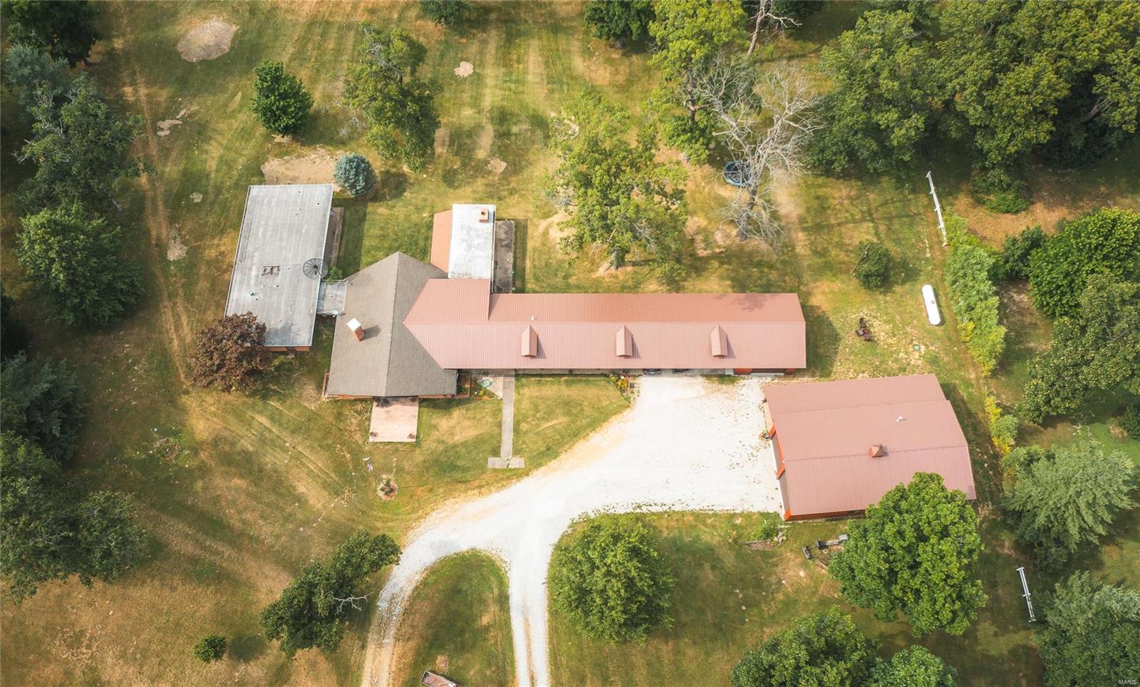 34622 Gun Club Road Brighton, IL 62012 - Photo 2 of 46