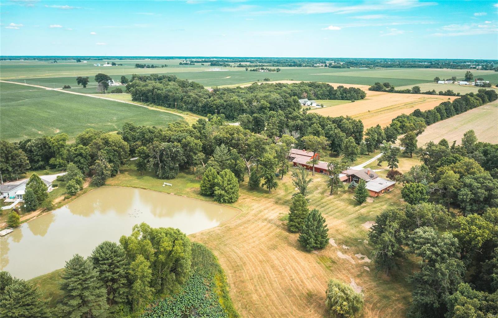 34622 Gun Club Road Brighton, IL 62012 - Photo 9 of 46