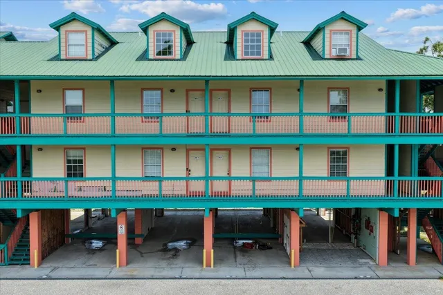 $170,000 | 15 1st Street West, Unit 207, Steinhatchee, FL 32359