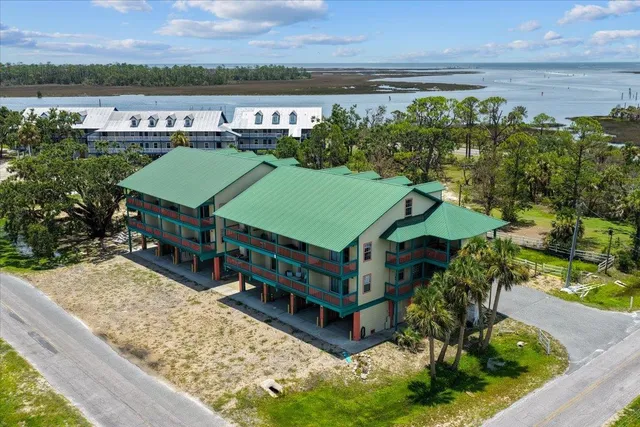 $170,000 | 15 1st Street West, Unit 207, Steinhatchee, FL 32359