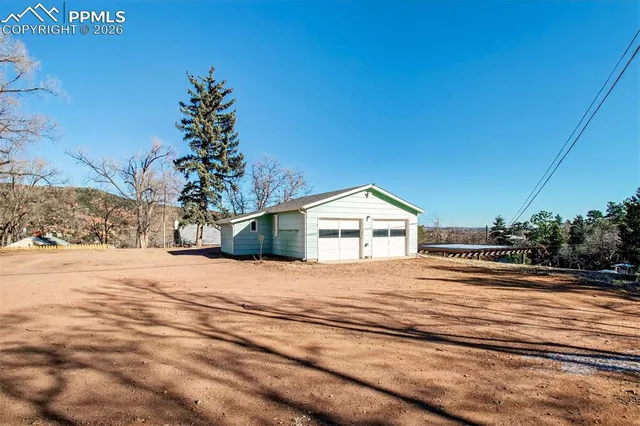 a view of the house and outdoor space