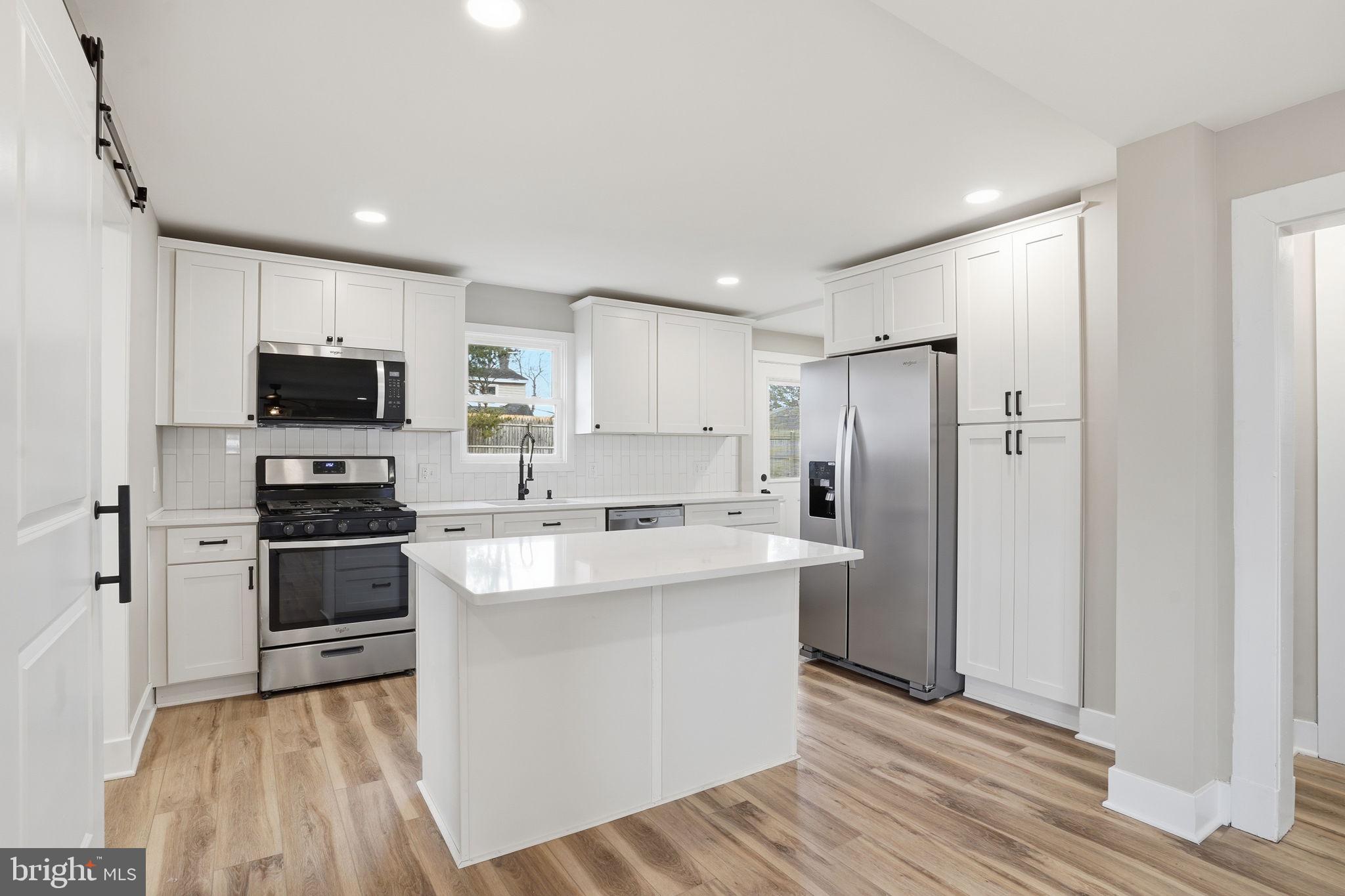 105 Maple Avenue Pasadena, MD 21122 - Photo 7 of 24