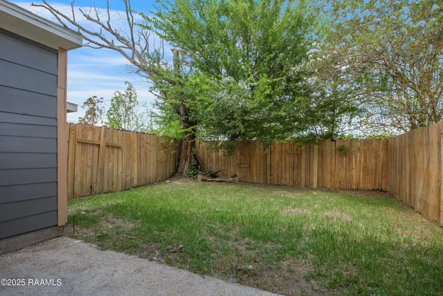 $1,325 | 109 Courtney Drive, Duson, LA 70529