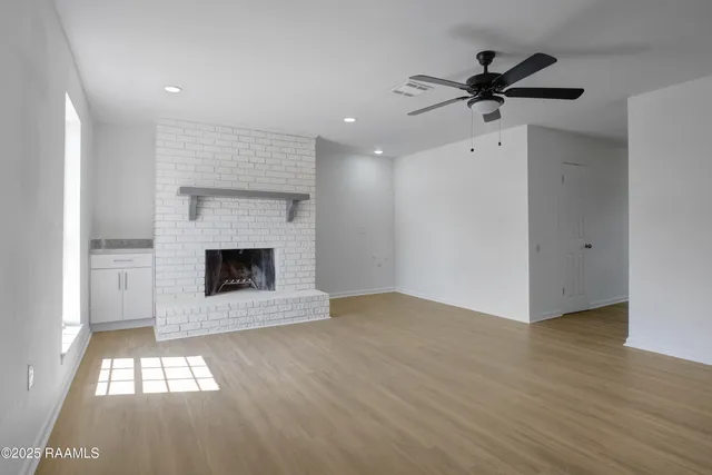 $1,325 | 109 Courtney Drive, Duson, LA 70529