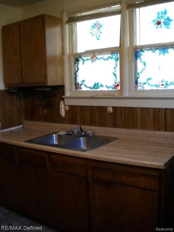 15668 Frazho Road Roseville, MI 48066 - Photo 4 of 16