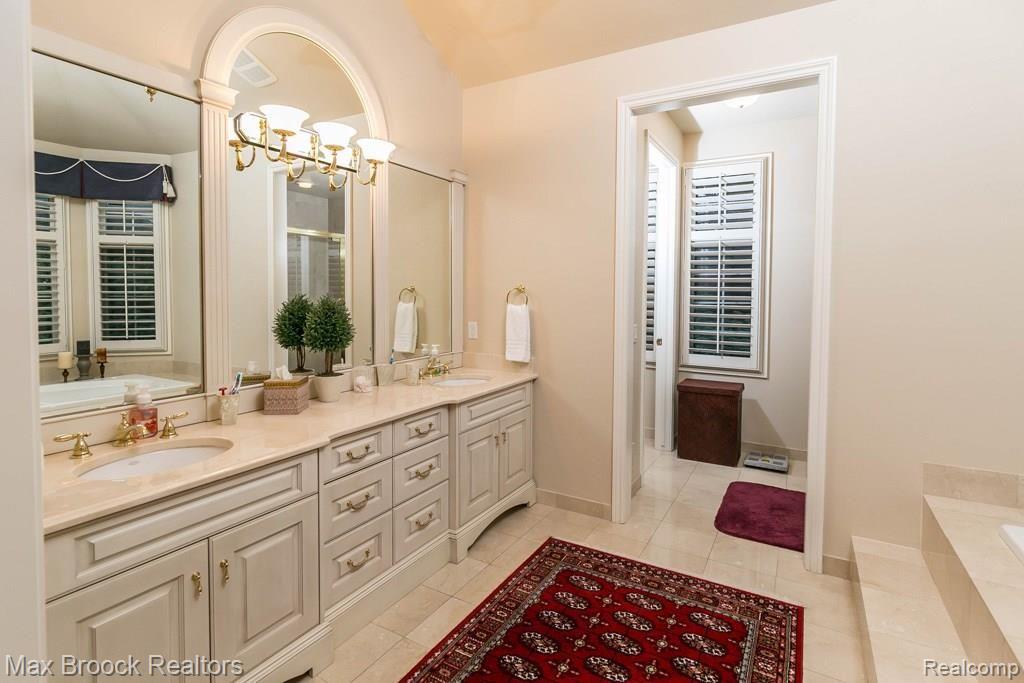 734 Palms Road Bloomfield Hills, MI 48304 - Photo 22 of 43 734PalmsRd-29.jpg