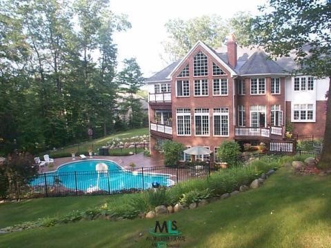 1541 Scenic Rochester, MI 48306 - Photo 2 of 9 840940-1.JPG