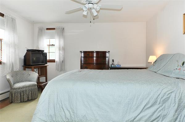 38 Crabtree Road Concord, MA 01742 - Photo 8 of 11 Gallery Image 8