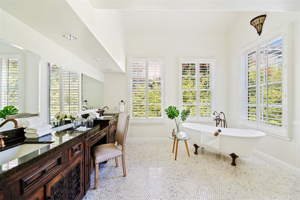 23471 Park Colombo Calabasas, CA 91302 - Photo 32 of 54