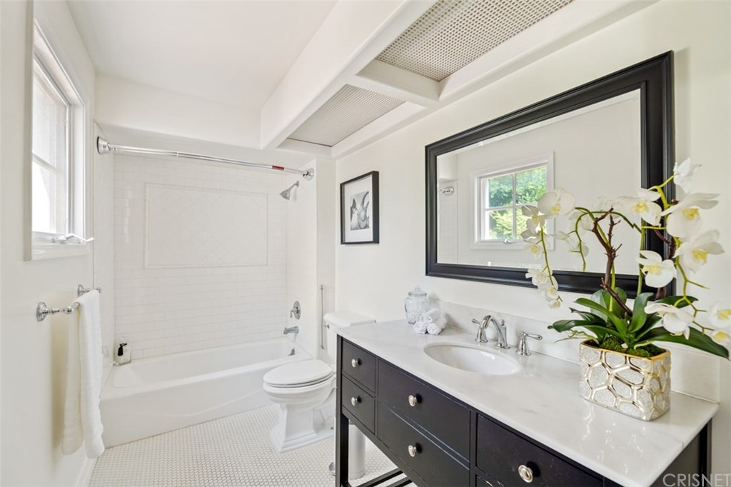 23471 Park Colombo Calabasas, CA 91302 - Photo 36 of 54