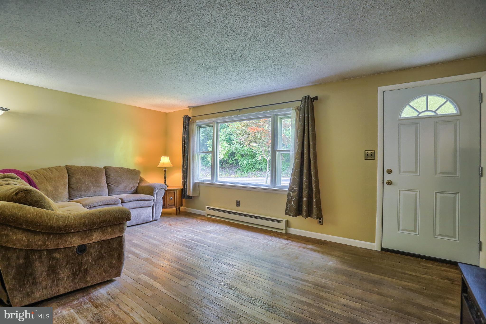 398 Big Spring Road New Cumberland, PA 17070 - Photo 4 of 46 Gallery Image 4
