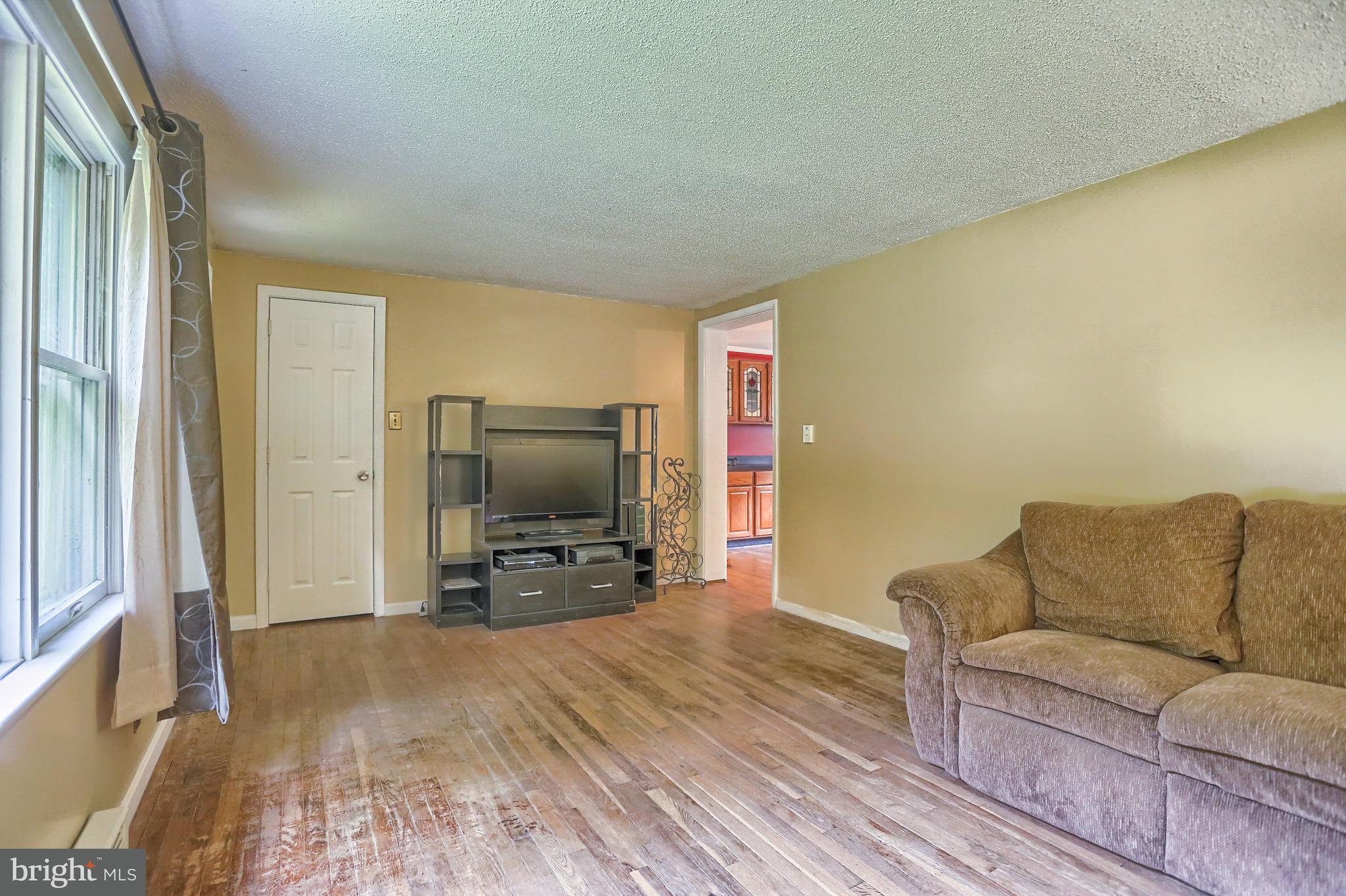 398 Big Spring Road New Cumberland, PA 17070 - Photo 5 of 46 Gallery Image 5