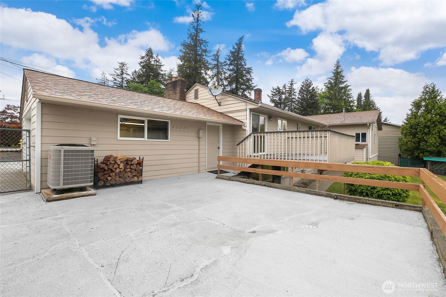 2402 Union Avenue Northeast Renton, WA 98059 - Photo 31 of 39