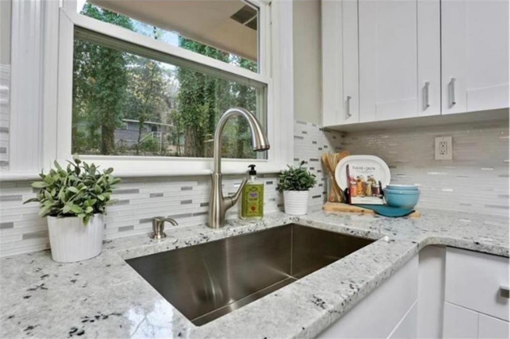 2980 Pasadena Drive Decatur, GA 30032 - Photo 7 of 17