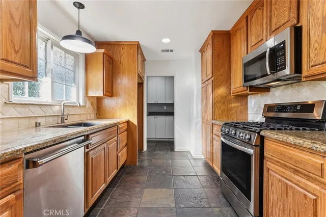 $1,100,000 | 1248 East St James Avenue, Orange, CA 92865