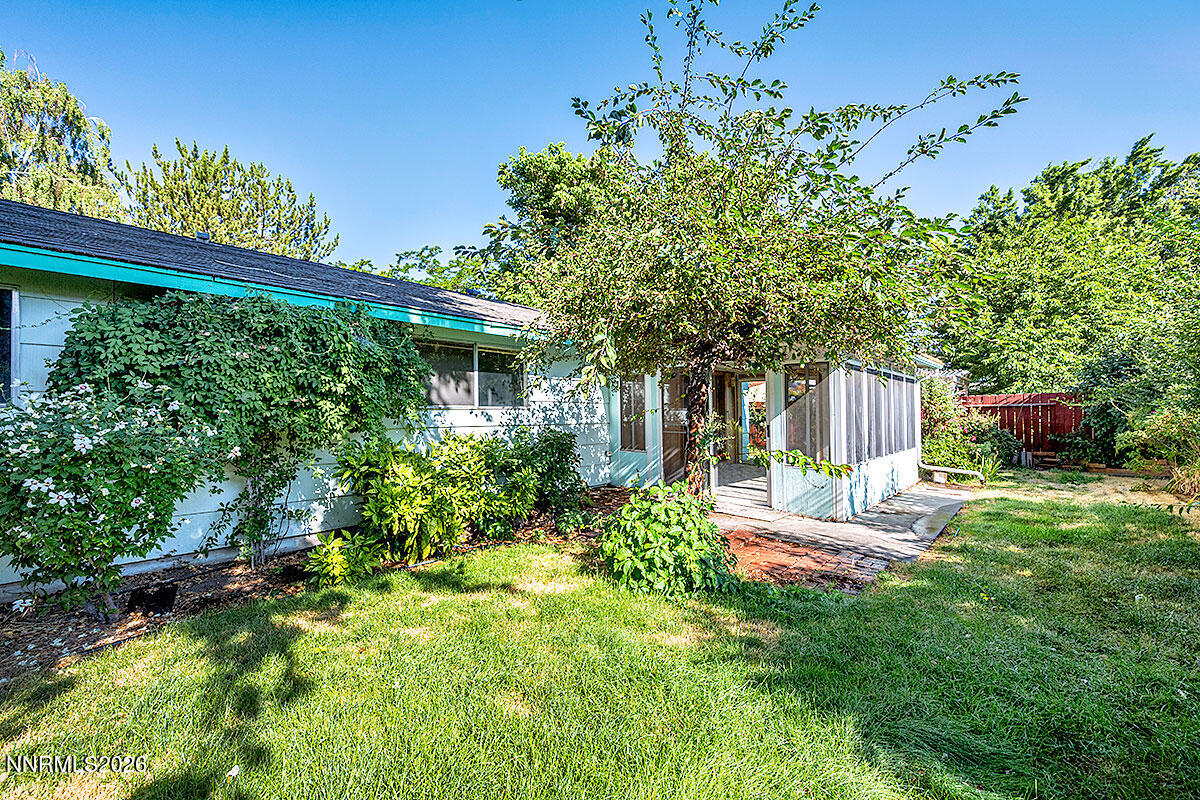 2880 Caballo Drive Reno, NV 89502 - Photo 18 of 19 _NZF5248-Edit