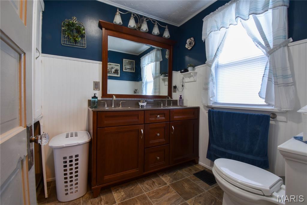 8221 State Rte 4 Staunton, IL 62088 - Photo 17 of 44