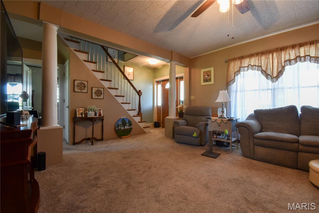 8221 State Rte 4 Staunton, IL 62088 - Photo 4 of 44