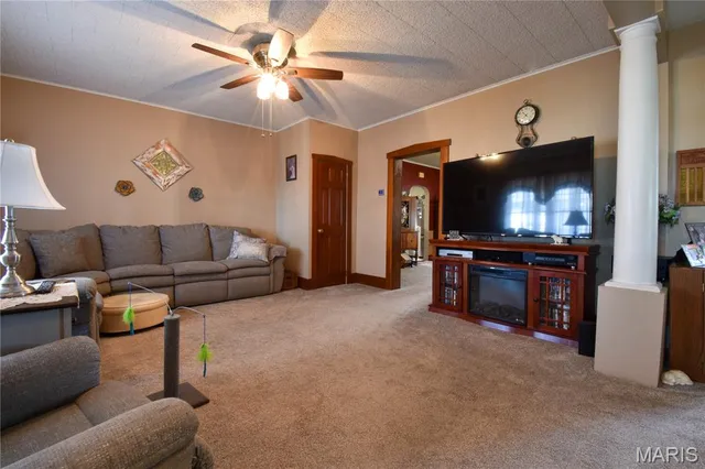 $445,000 | 8221 State Rte 4, Staunton, IL 62088