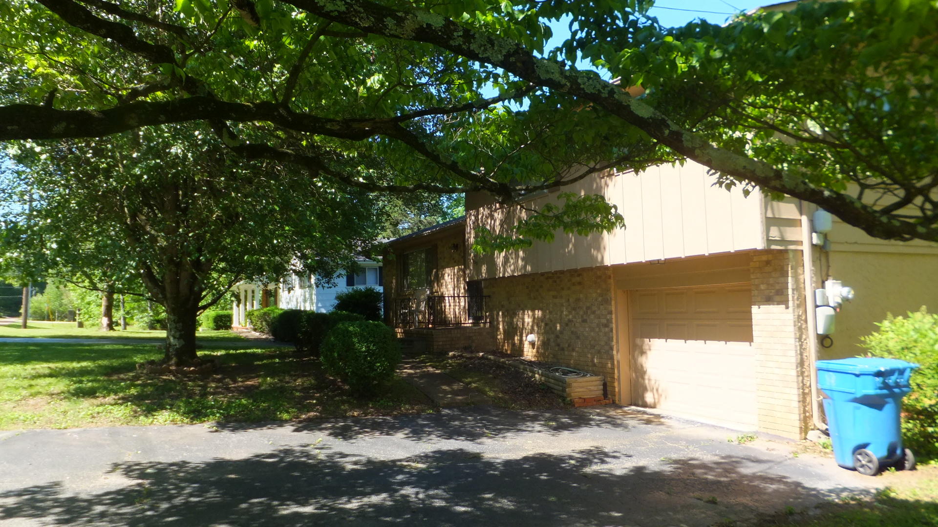 4637 McCahill Road Chattanooga, TN 37415 - Photo 3 of 33 McCahill 004