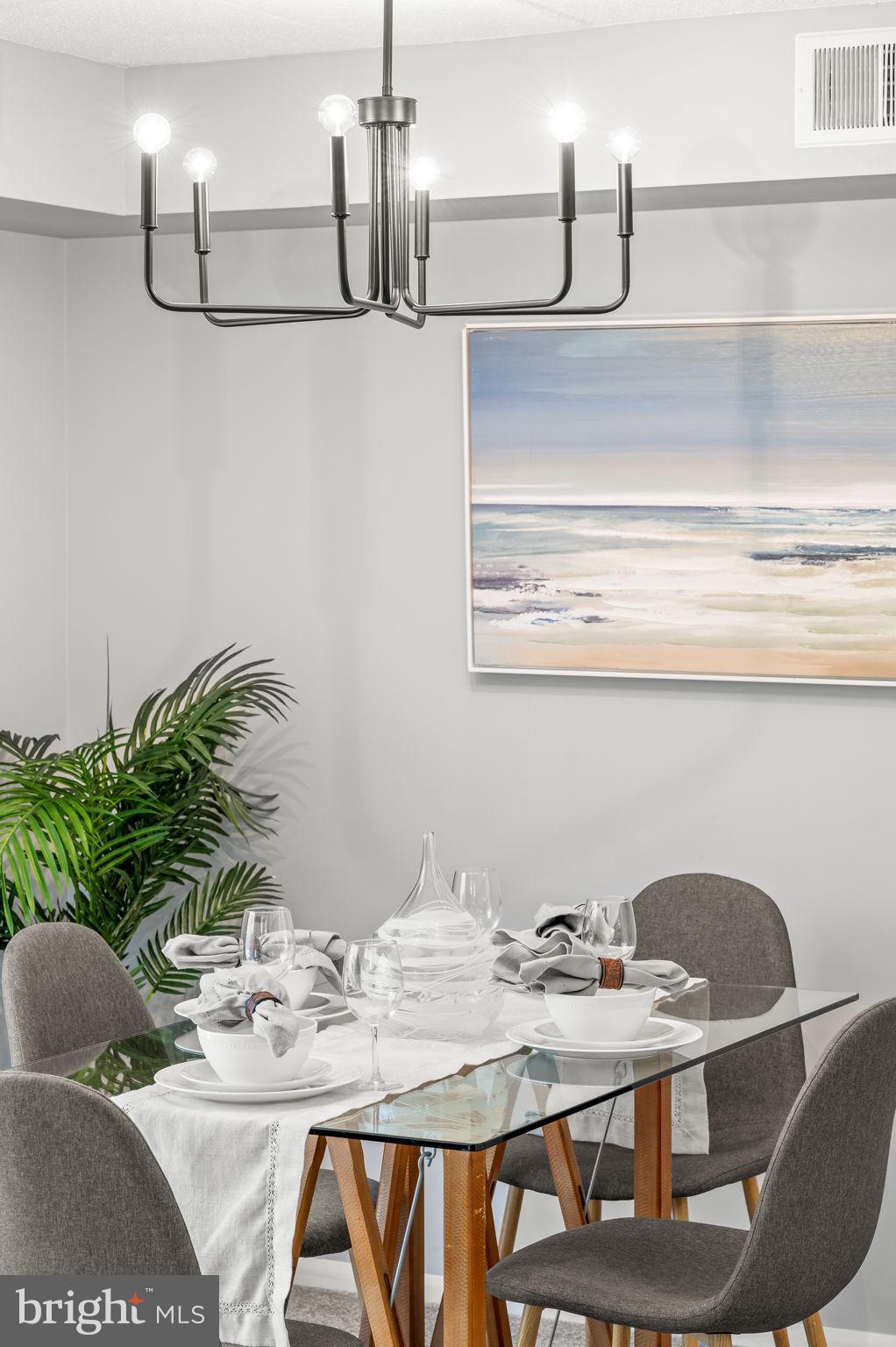 652 North Lemon Street Media, PA 19063 - Photo 12 of 48 DIning Detail